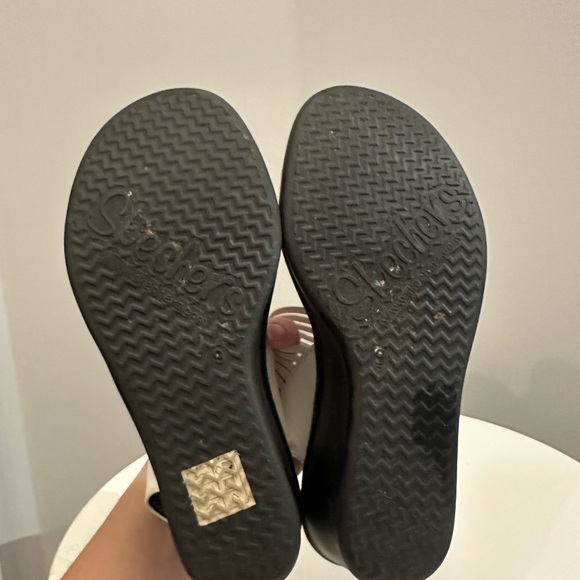 Skechers Women's Black and White Strappy Wedge Sandals. Women’s 10. - Picture 2 of 8